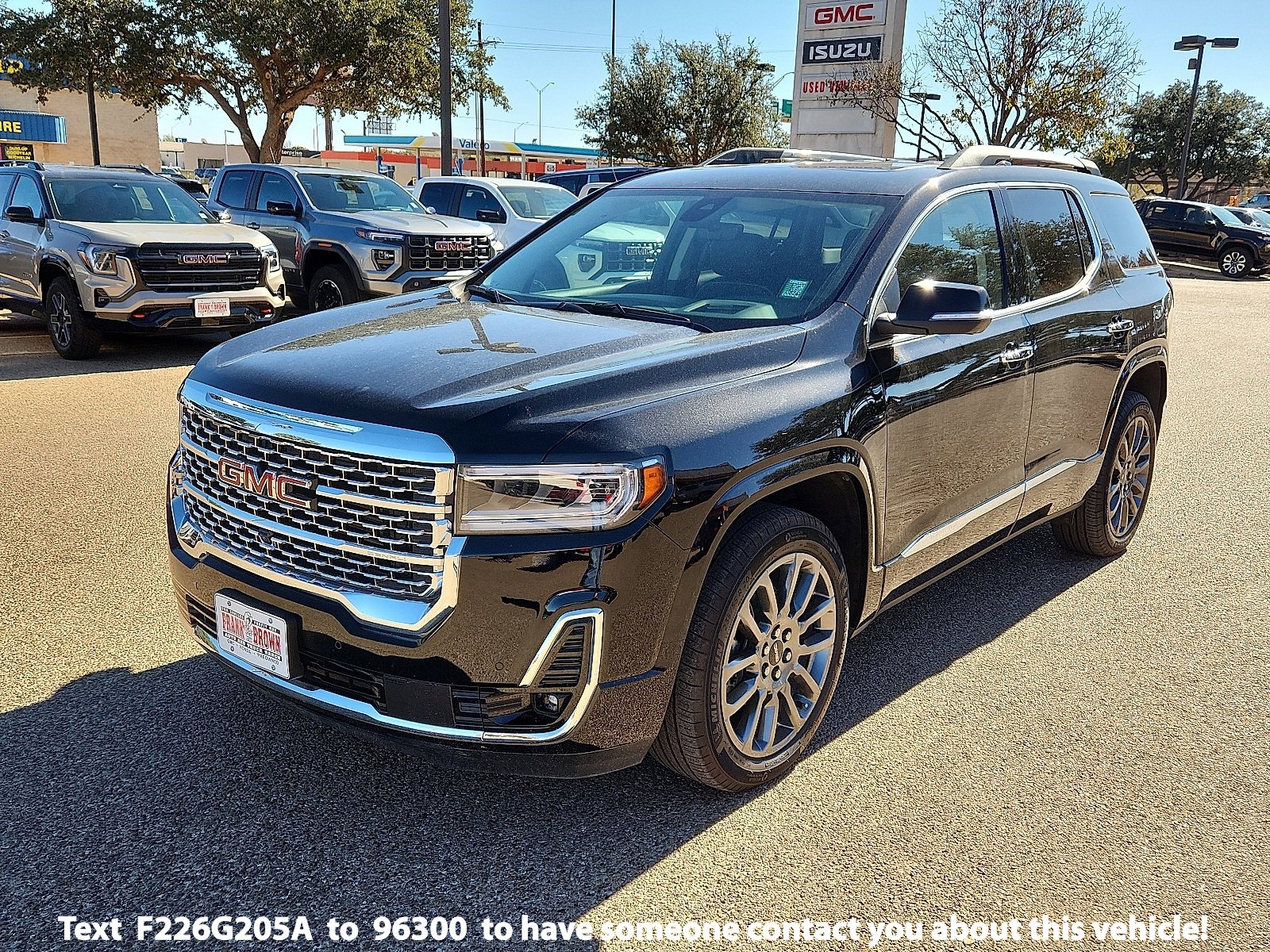 2023 GMC Acadia Denali's photo