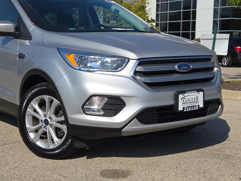 2017 Ford Escape SE photo 2