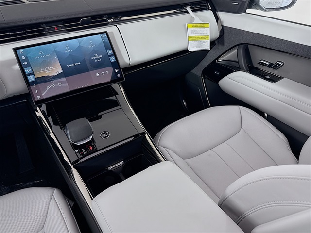 2025 Land Rover Range Rover Sport SE photo 22