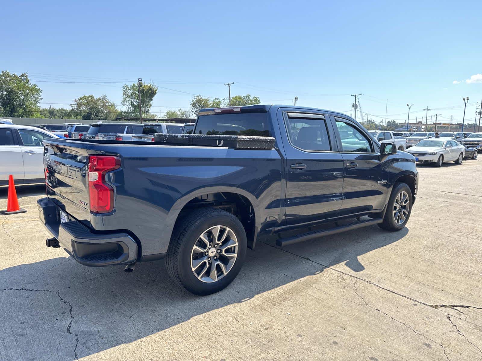 2021 Chevrolet Silverado RST photo 8