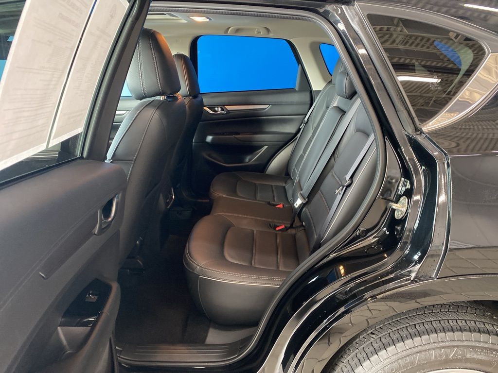 2025 Mazda CX-5 2.5 S Preferred photo 3
