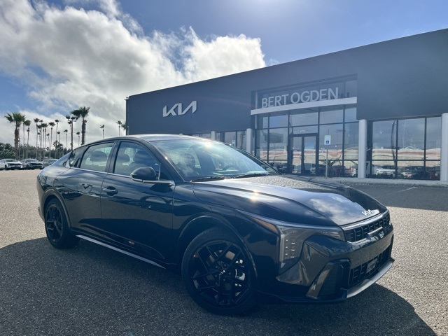 2025 Kia K4 GT-Line's photo