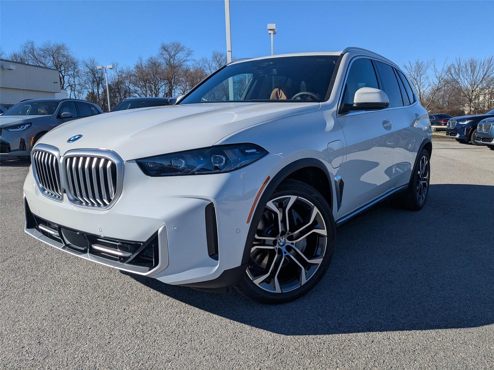 2026 BMW X5 50e's photo