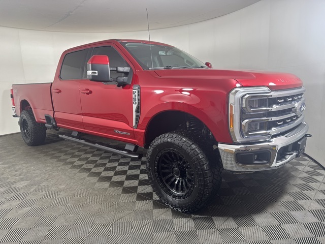 2023 Ford F-350 Super Duty Lariat's photo