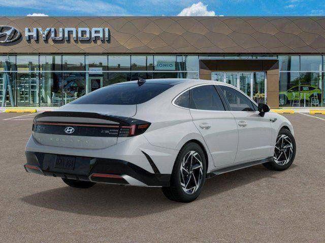 2025 Hyundai Sonata SEL Convenience photo 2