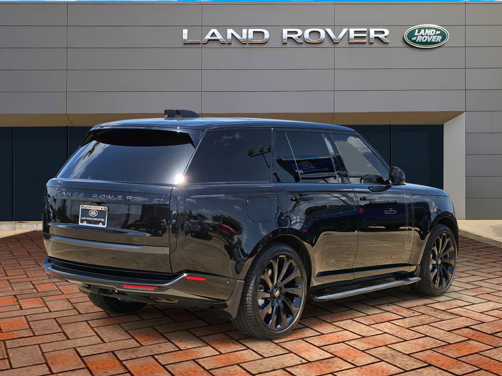 2023 Land Rover Range Rover SE photo 4