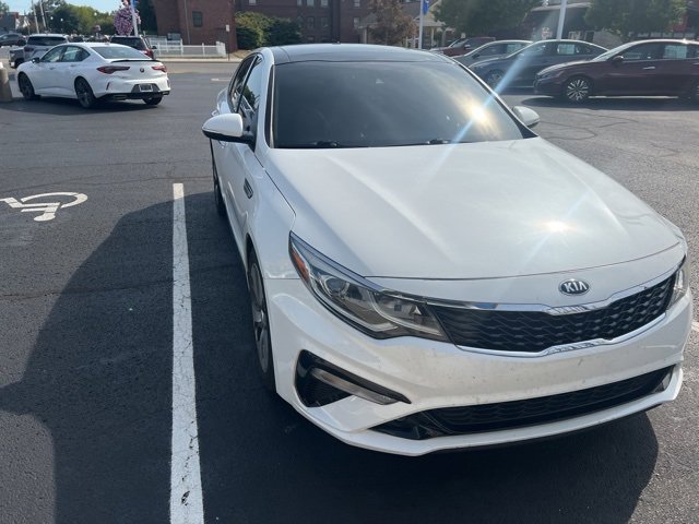 2019 Kia Optima S photo 2