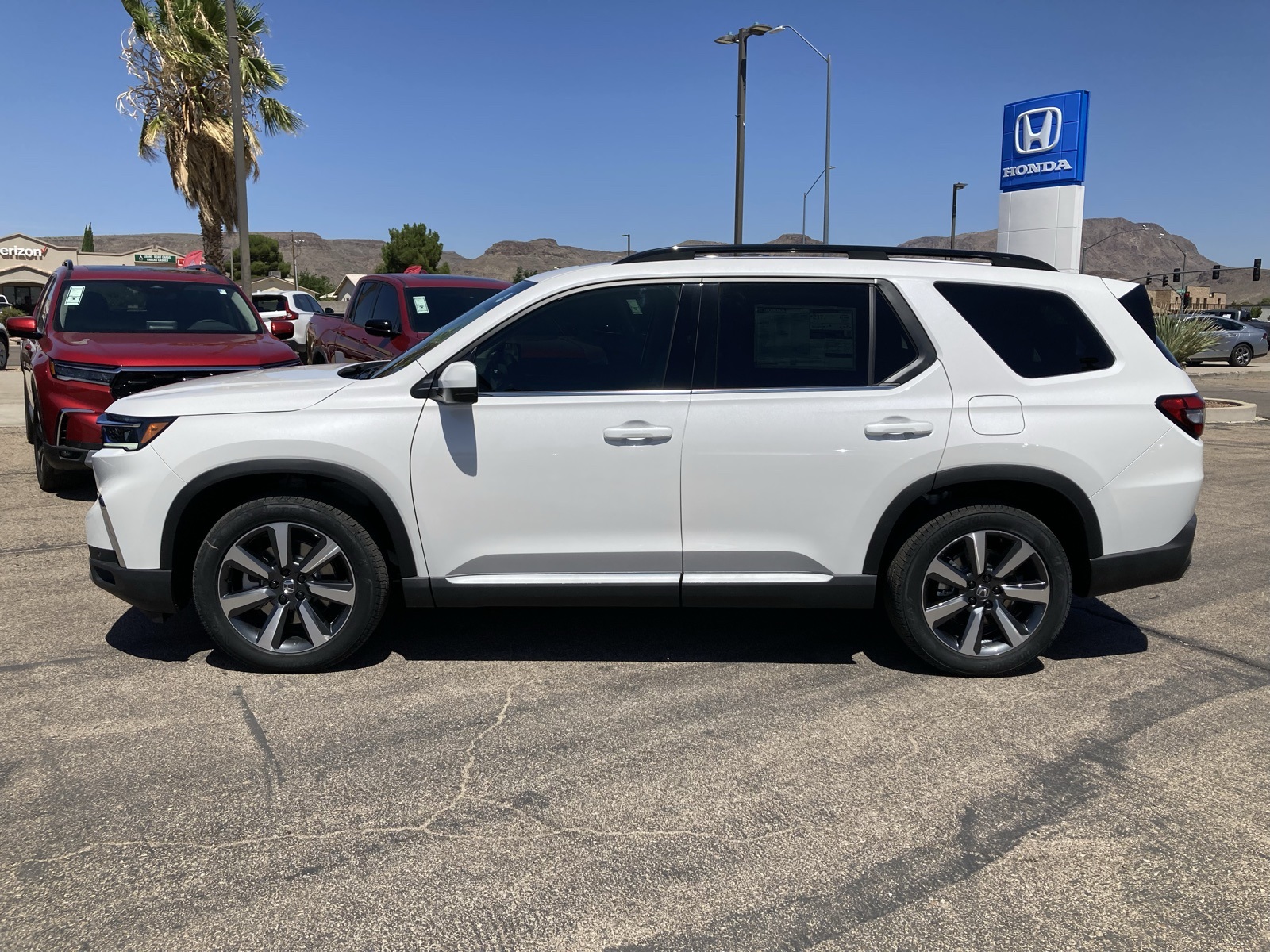 2025 Honda Pilot Touring photo 9
