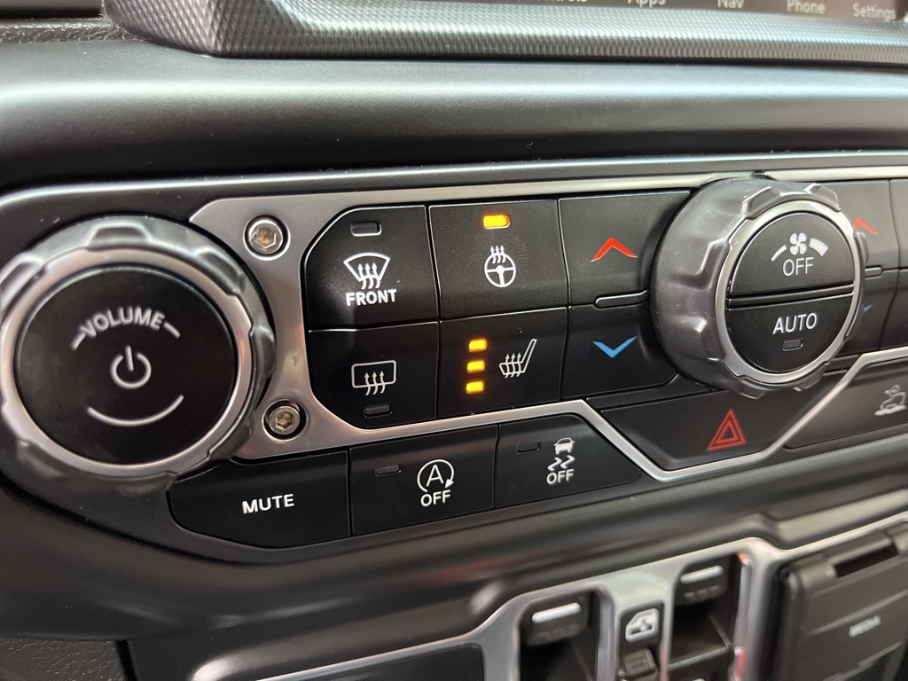 2022 Jeep Wrangler Unlimited Sahara photo 4