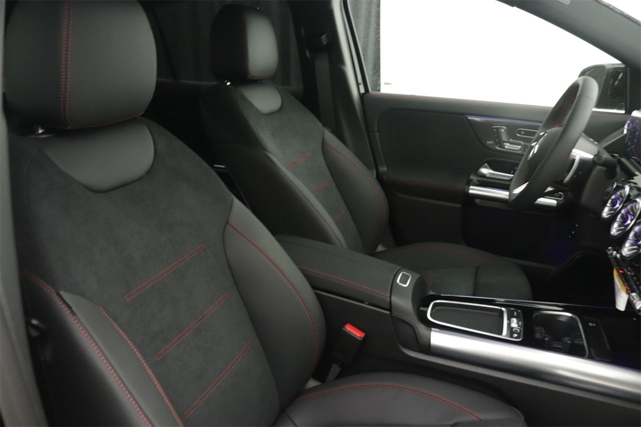 2026 Mercedes Benz GLA 250 photo 2