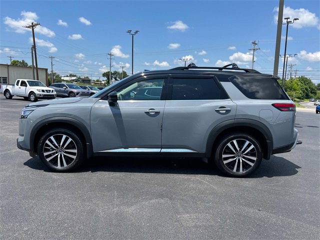 2024 Nissan Pathfinder Platinum photo 4