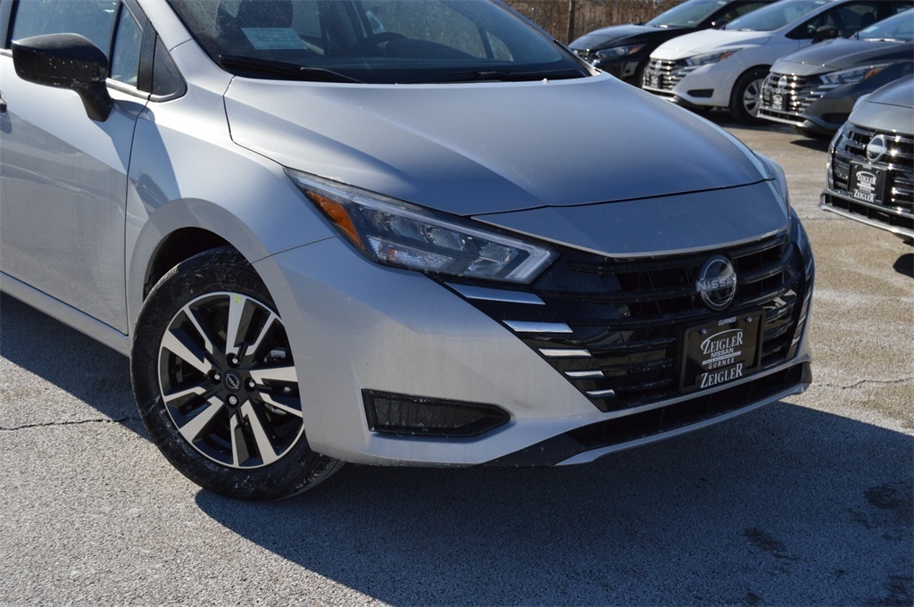 2025 Nissan Versa S photo 2