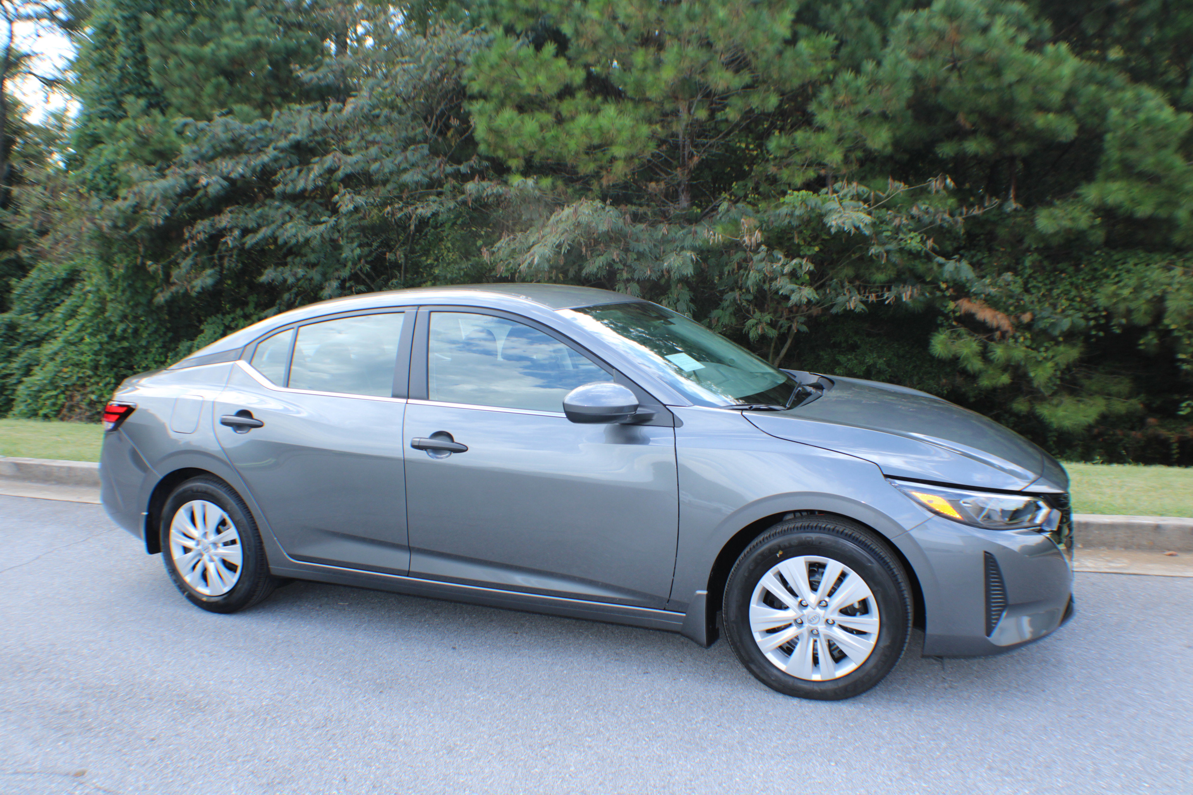 2025 Nissan Sentra S's photo