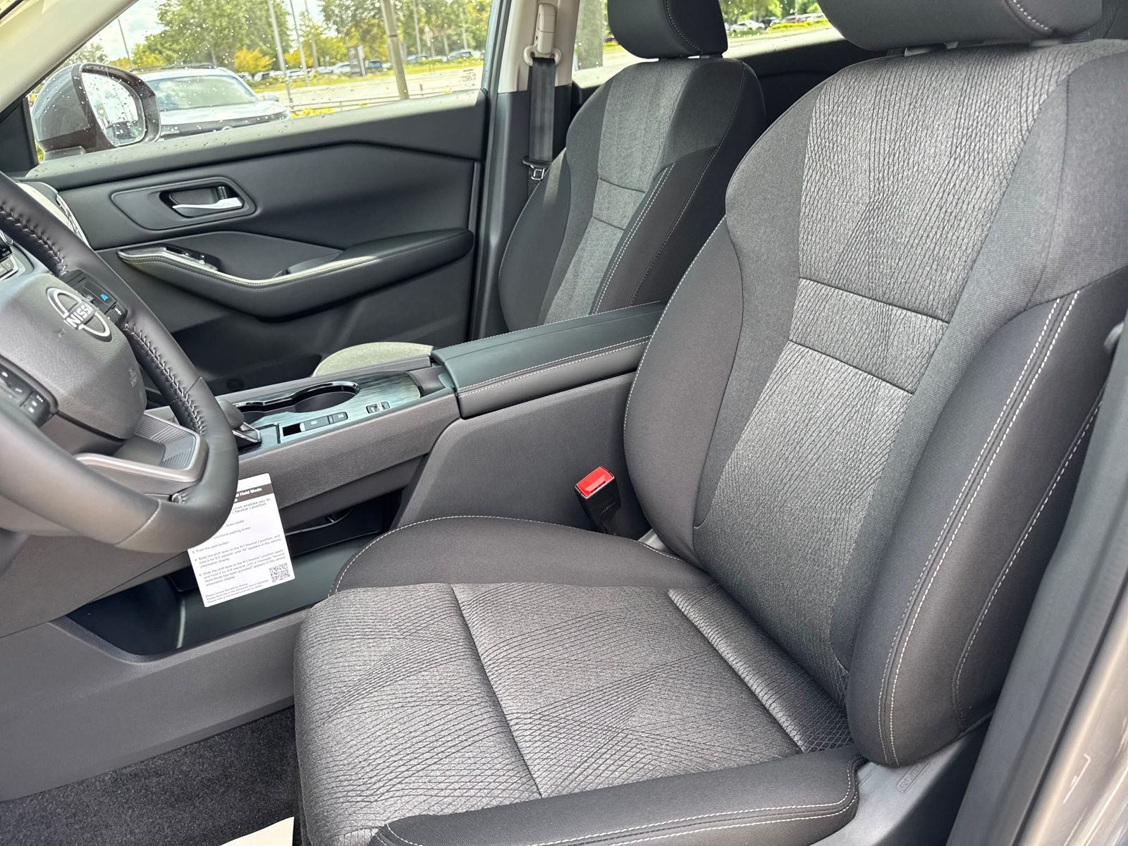 2026 Nissan Rogue SV photo 21