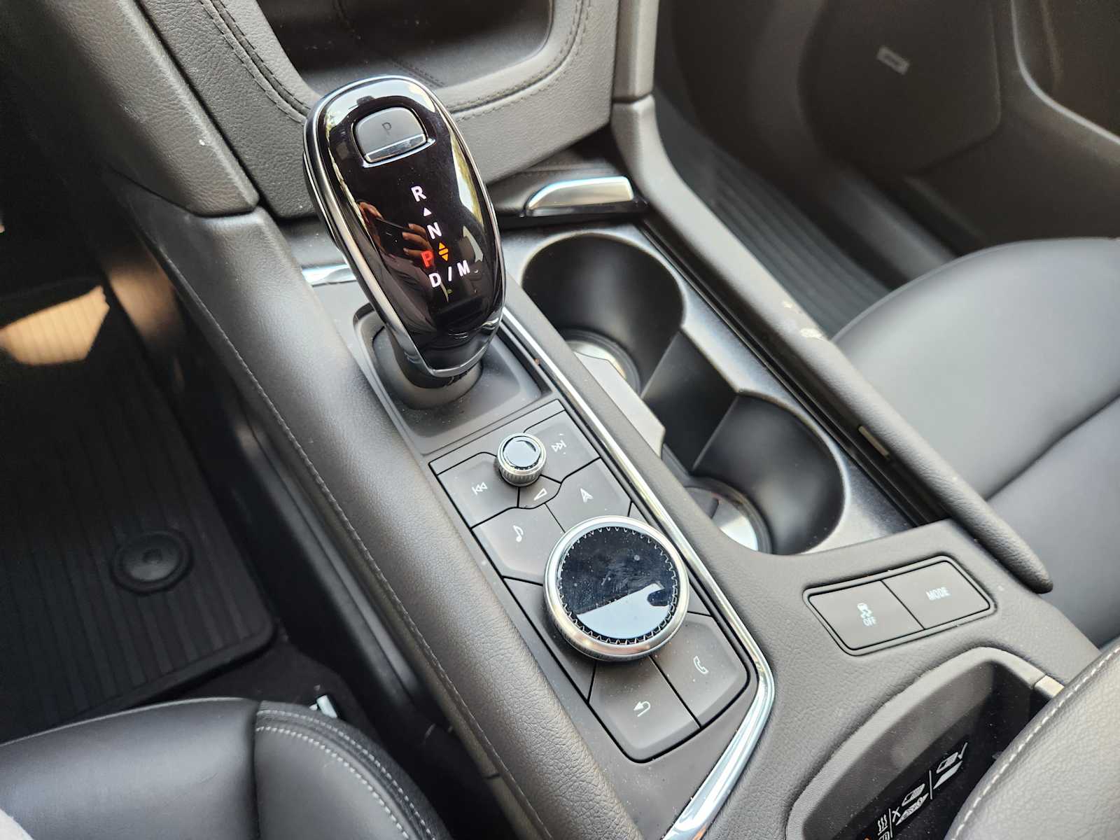 2025 Cadillac XT4 Sport photo 13
