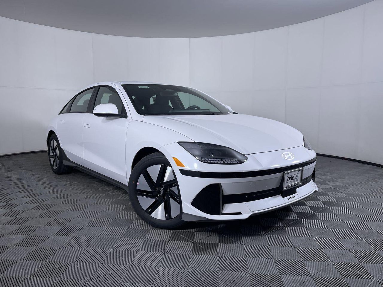 2025 Hyundai Ioniq 6 SE photo 3