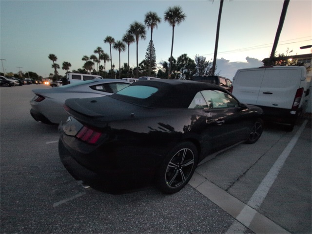 2025 Ford Mustang EcoBoost Premium Convertible photo 4