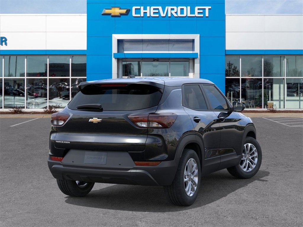 2026 Chevrolet Trailblazer LS photo 3