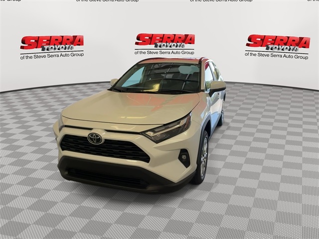 2025 Toyota RAV4 XLE Premium photo 4