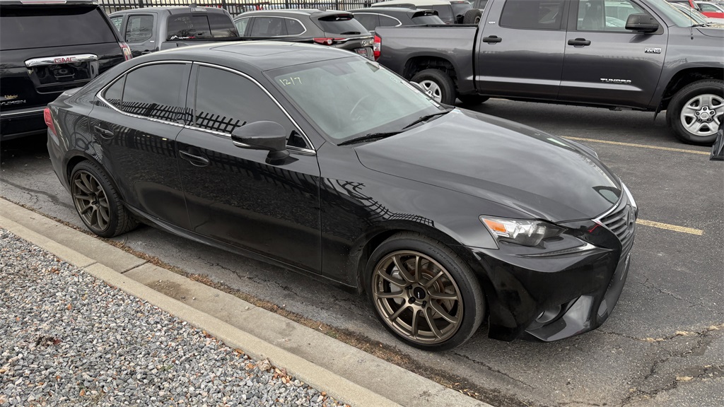 2016 Lexus IS 300's photo