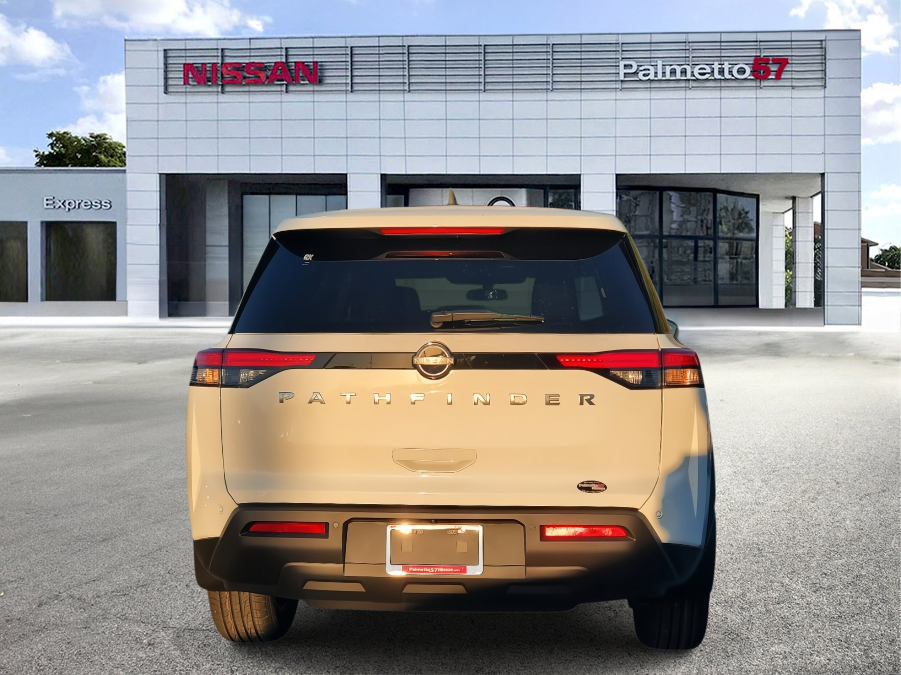 2025 Nissan Pathfinder SV photo 4