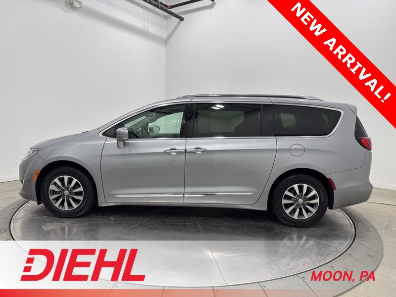 2020 Chrysler Pacifica Touring Plus photo 4