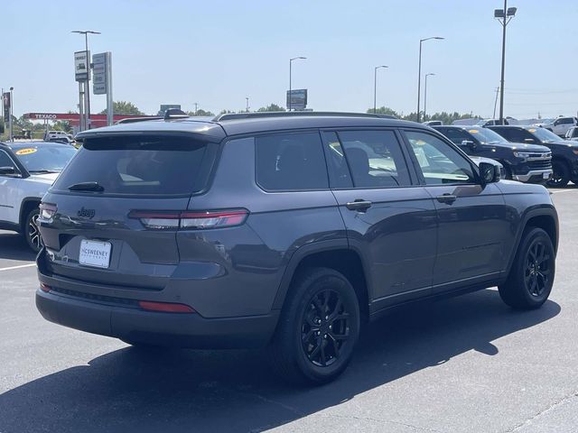 2024 Jeep Grand Cherokee Altitude photo 3