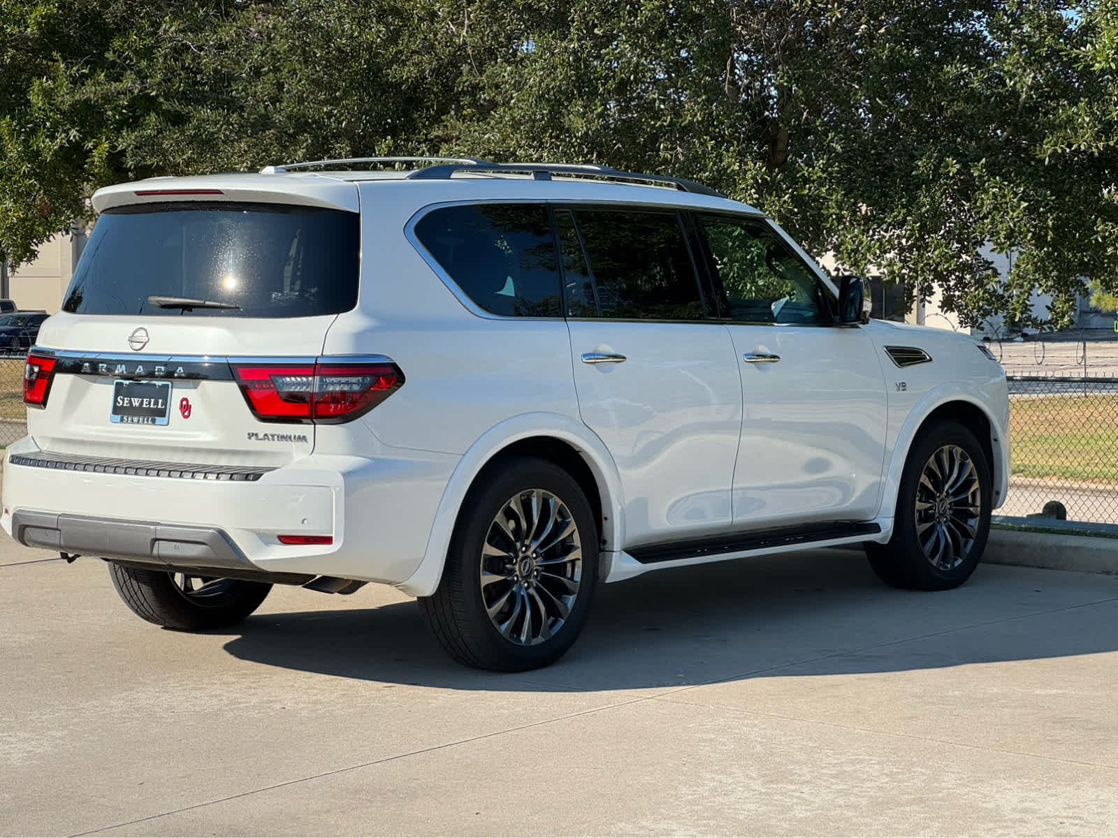 2022 Nissan Armada Platinum photo 3