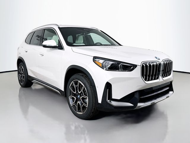 2026 BMW X1 28i's photo