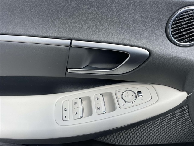 2024 Hyundai Sonata SEL photo 18