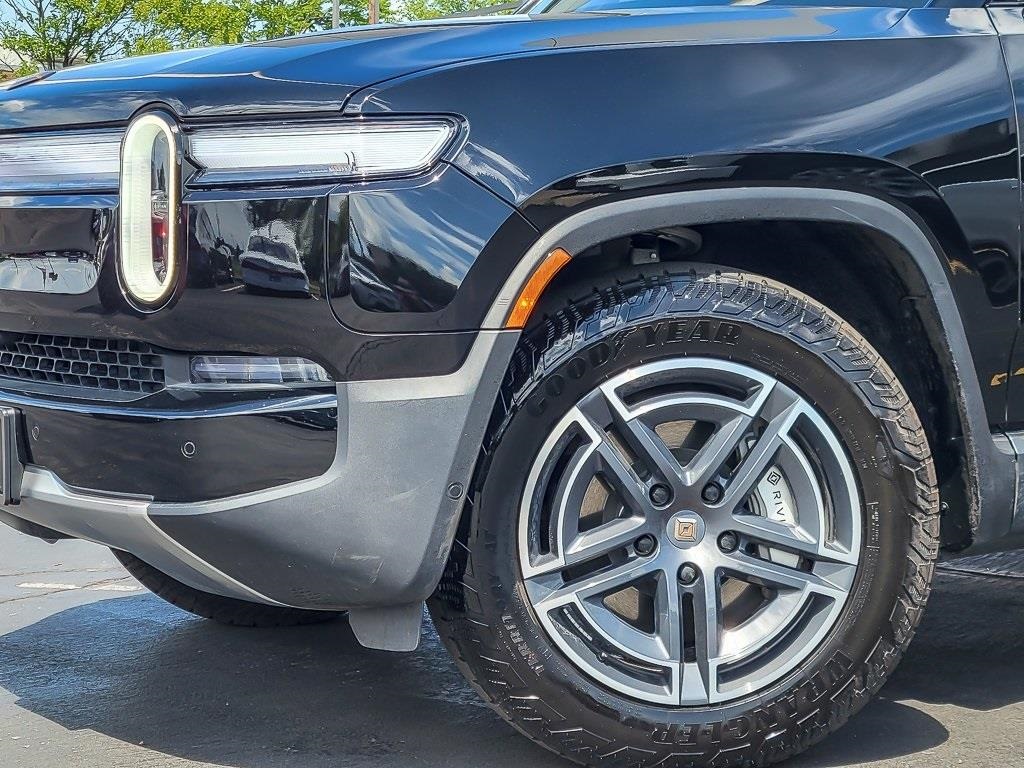 2025 Rivian R1S Adventure photo 3