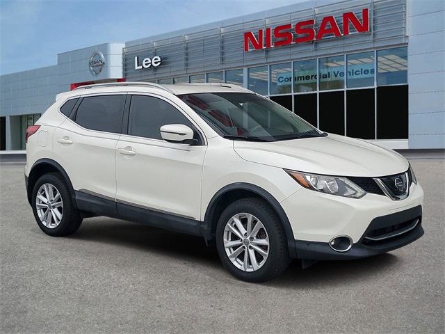 2018 Nissan Rogue Sport SV's photo