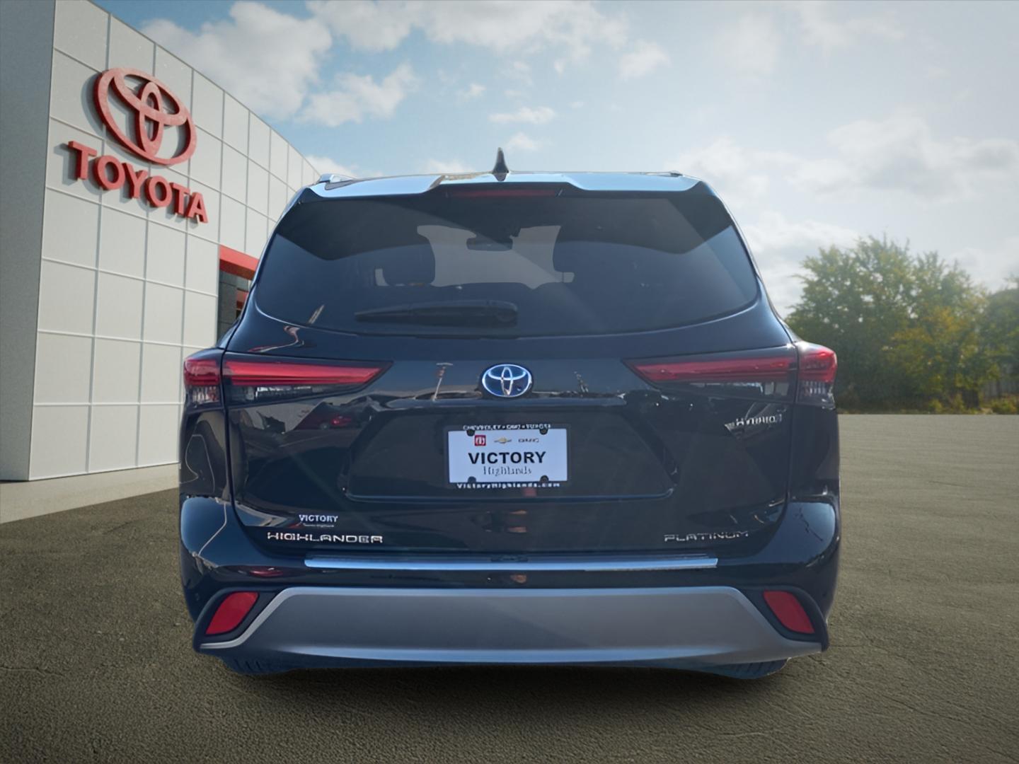 2021 Toyota Highlander Hybrid Platinum photo 2