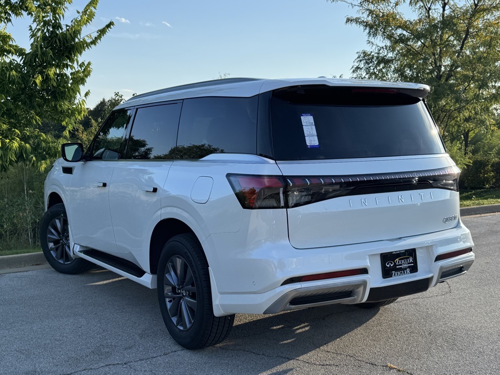 2026 Infiniti QX80 Pure photo 4