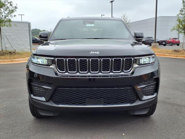 2024 Jeep Grand Cherokee Laredo X photo 2