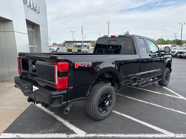 2025 Ford F-350 XL photo 6