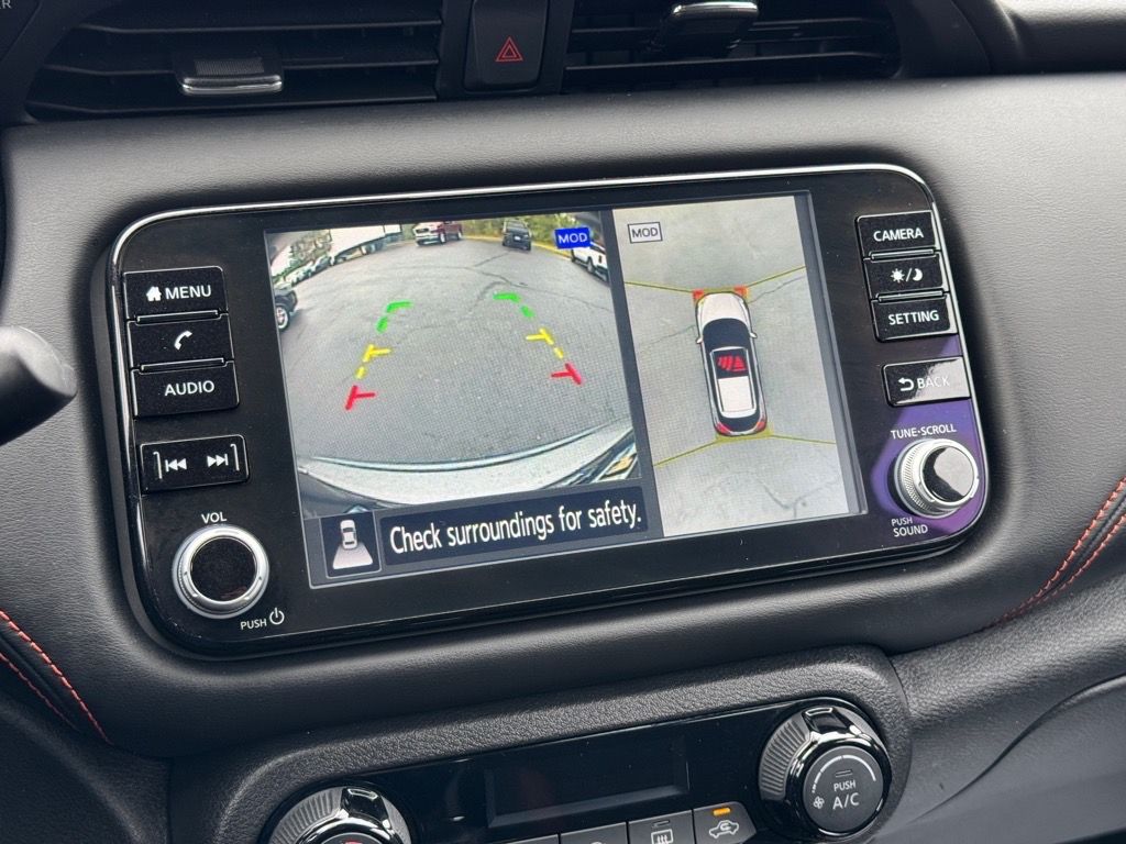 2022 Nissan Kicks SR photo 21