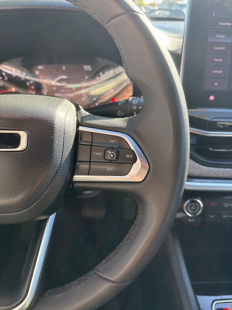 2024 Jeep Compass Latitude photo 37