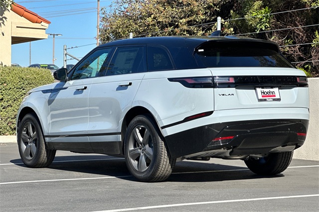 New 2025 Arroios Grey Land Rover Dynamic SE image 3