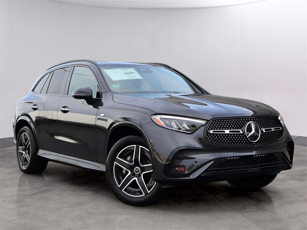 2025 Mercedes-Benz GLC Base's photo