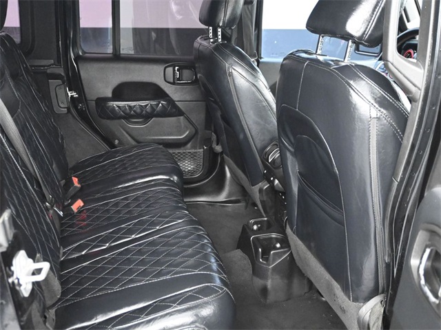 2019 Jeep Wrangler Unlimited Sahara photo 17