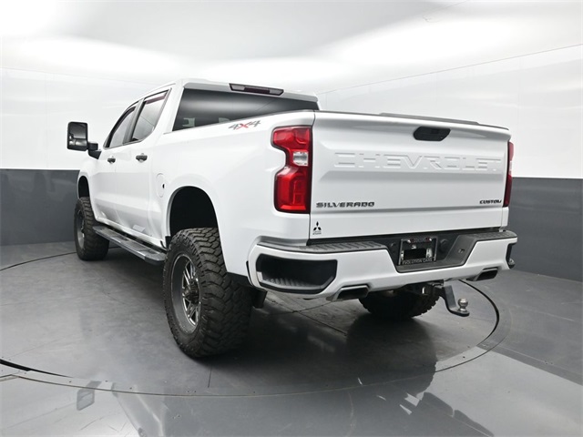 2020 Chevrolet Silverado 1500 Custom photo 2
