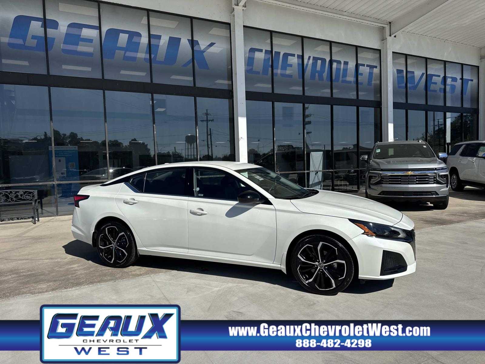 2025 Nissan Altima SR's photo