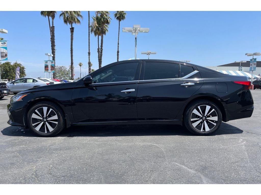 Used 2021 Nissan Altima SL with VIN 1N4BL4EW5MN318103 for sale in San Bernardino, CA