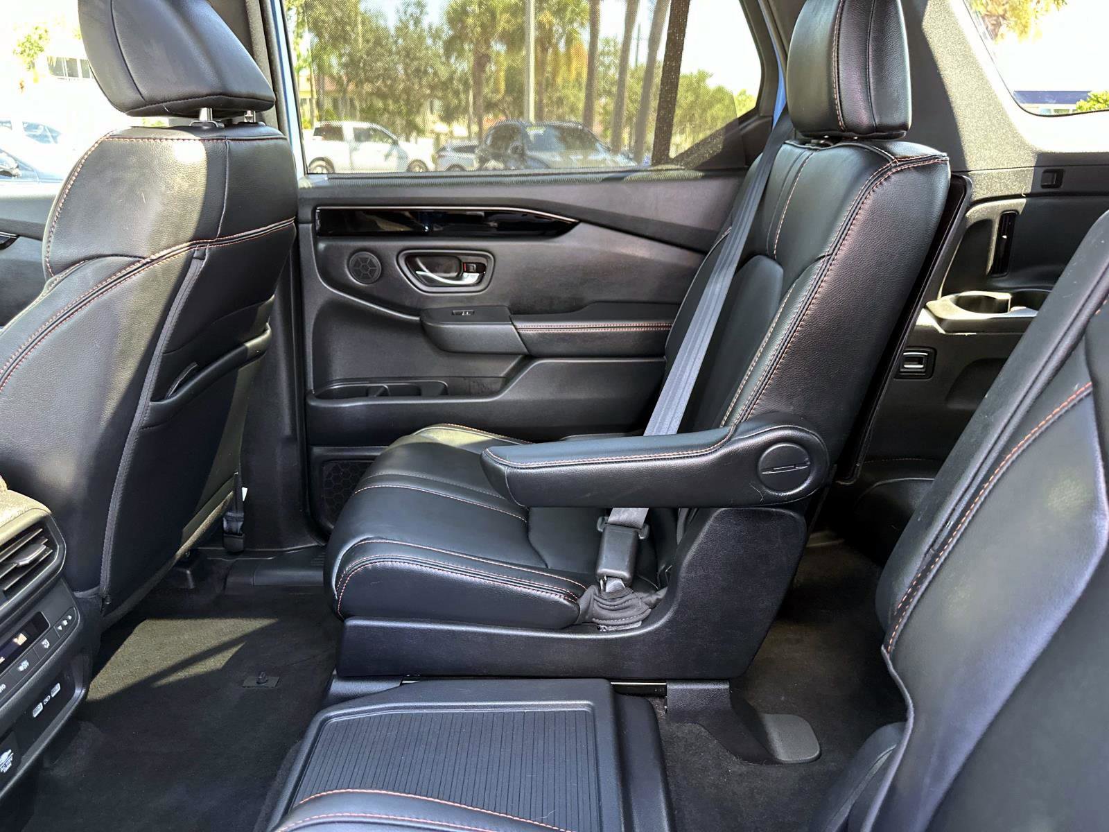 2023 Honda Pilot TrailSport photo 13