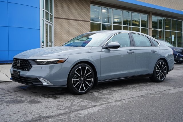 2023 Honda Accord Hybrid Touring photo 3