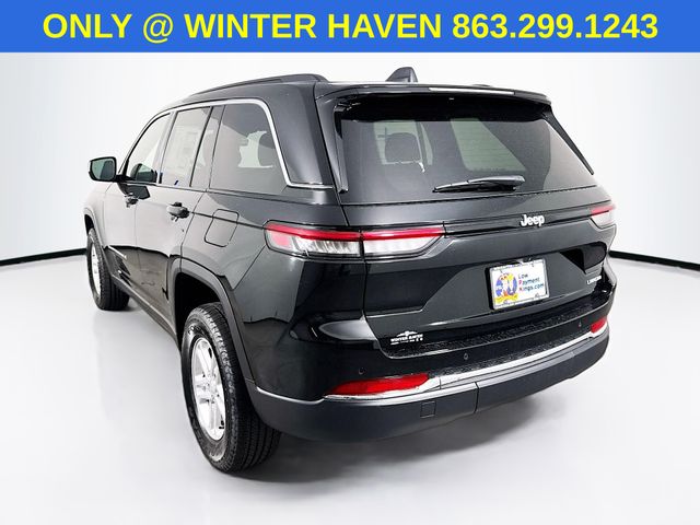 2025 Jeep Grand Cherokee Laredo photo 2