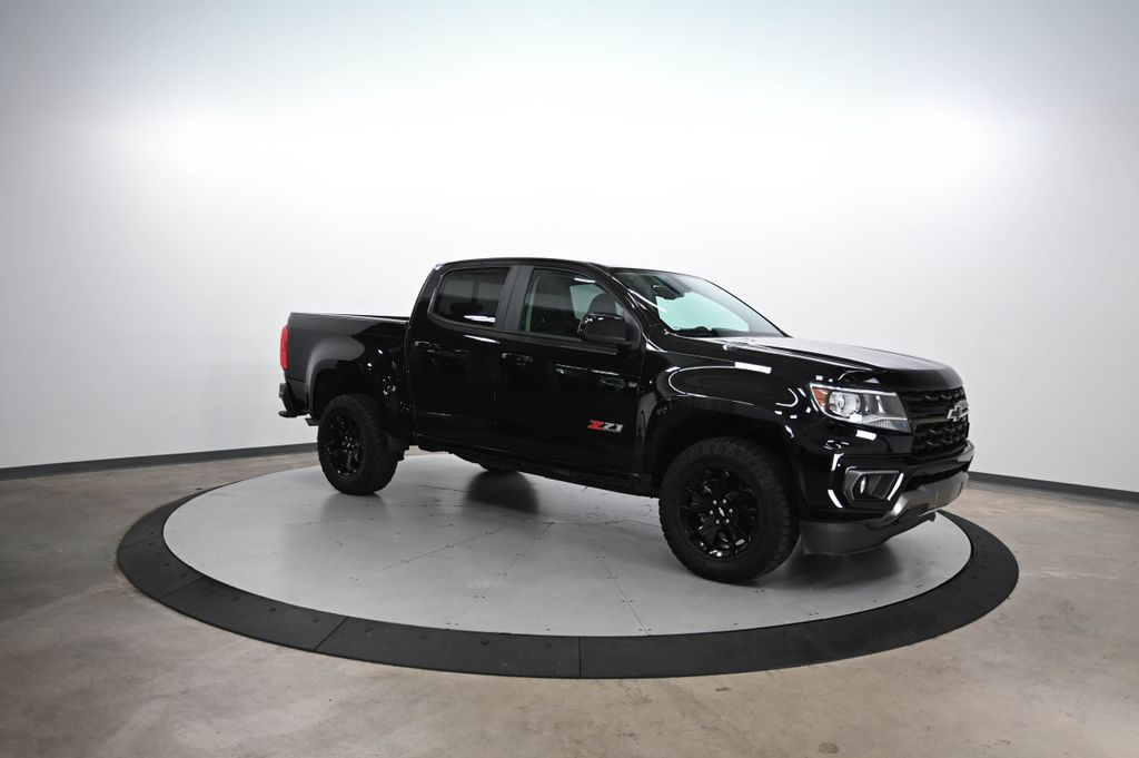 2022 Chevrolet Colorado Z71 photo 2