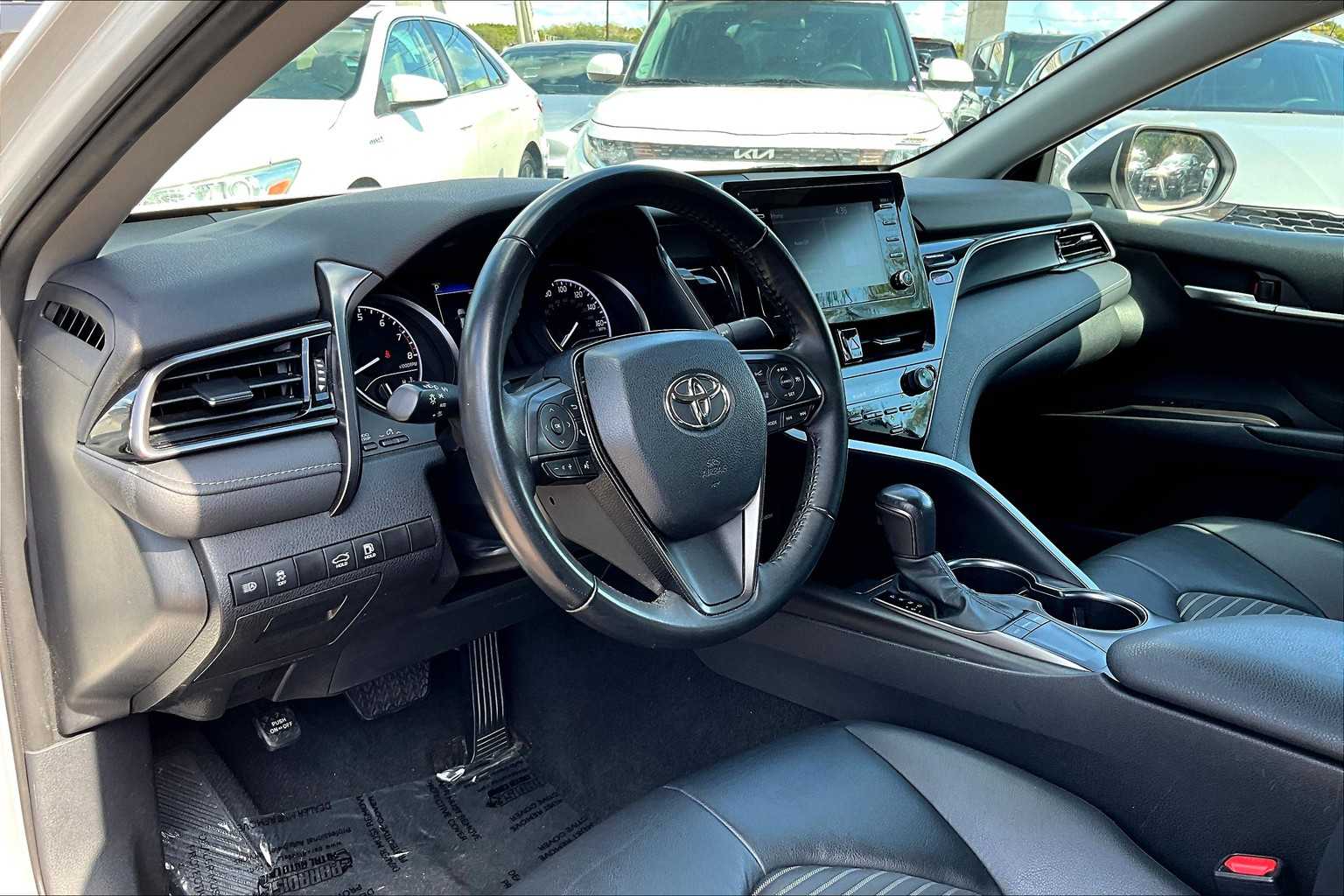2023 Toyota Camry SE photo 16