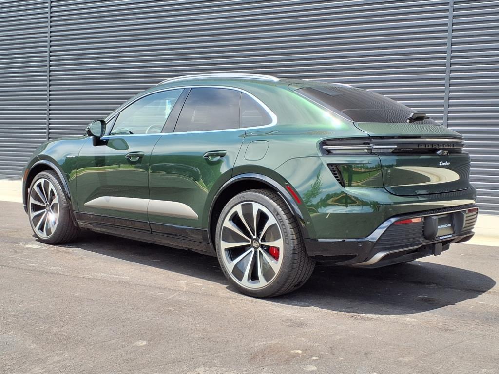 2024 Porsche Macan Electric Turbo photo 3
